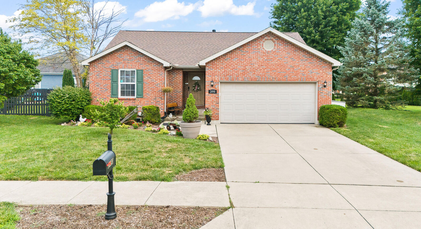 Property Photo:  2490 Meadowpoint Drive  OH 45373 