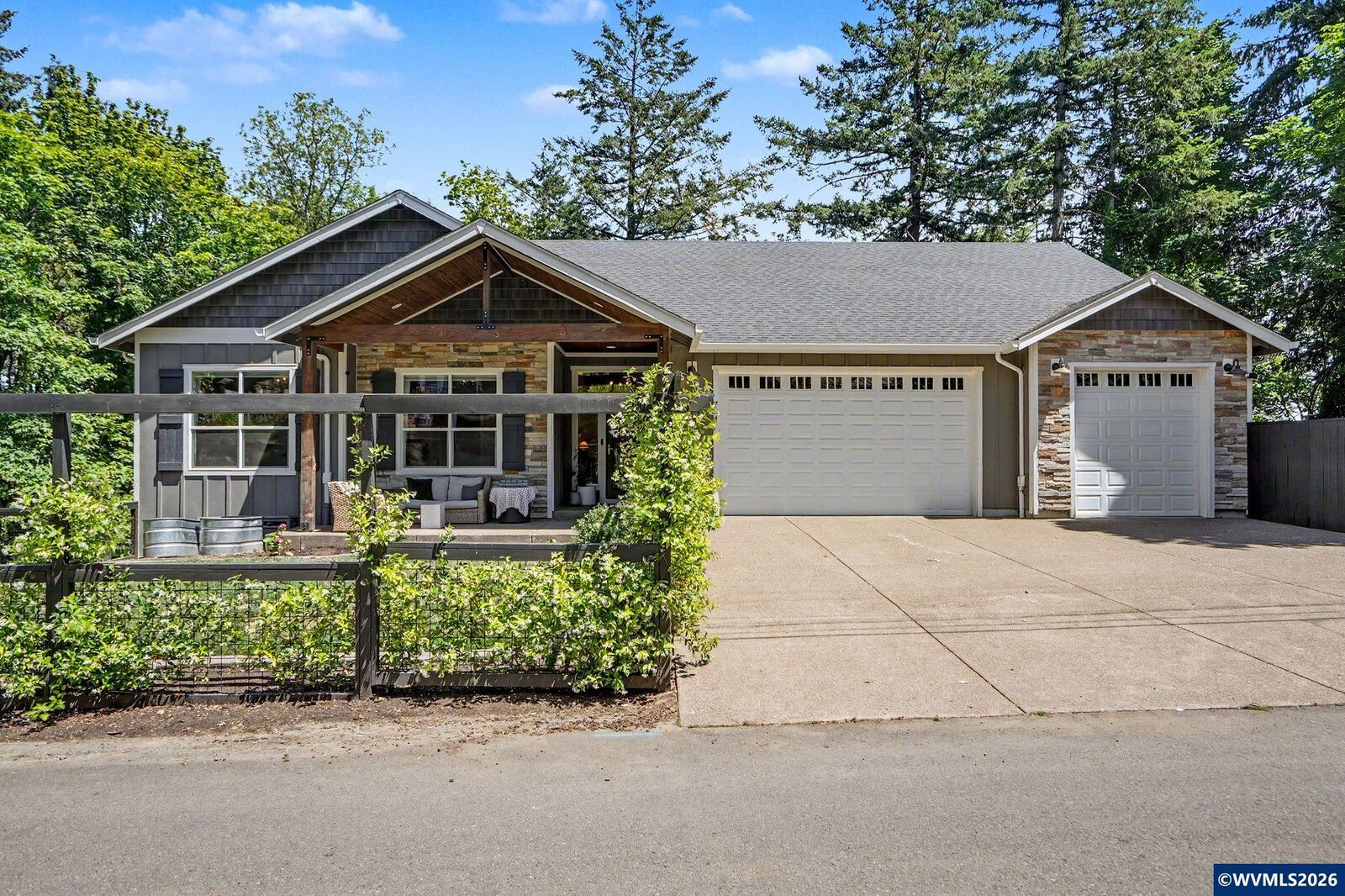 Property Photo: 734 Cascade Dr NW OR 97304