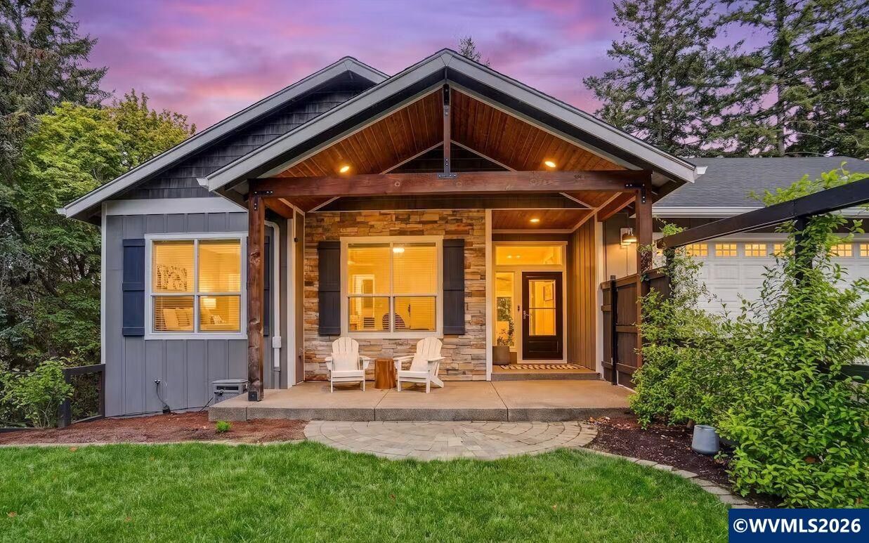 Property Photo: 734 Cascade Dr NW OR 97304