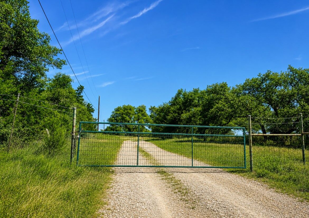 Property Photo: 6500 W Highway 290 Highway TX 78620
