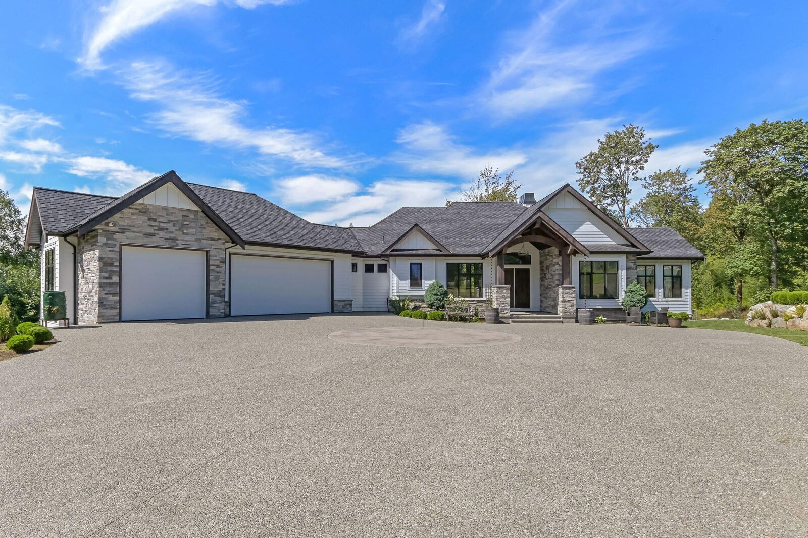 Property Photo: 30675 Silverhill Avenue BC V4S 1G9