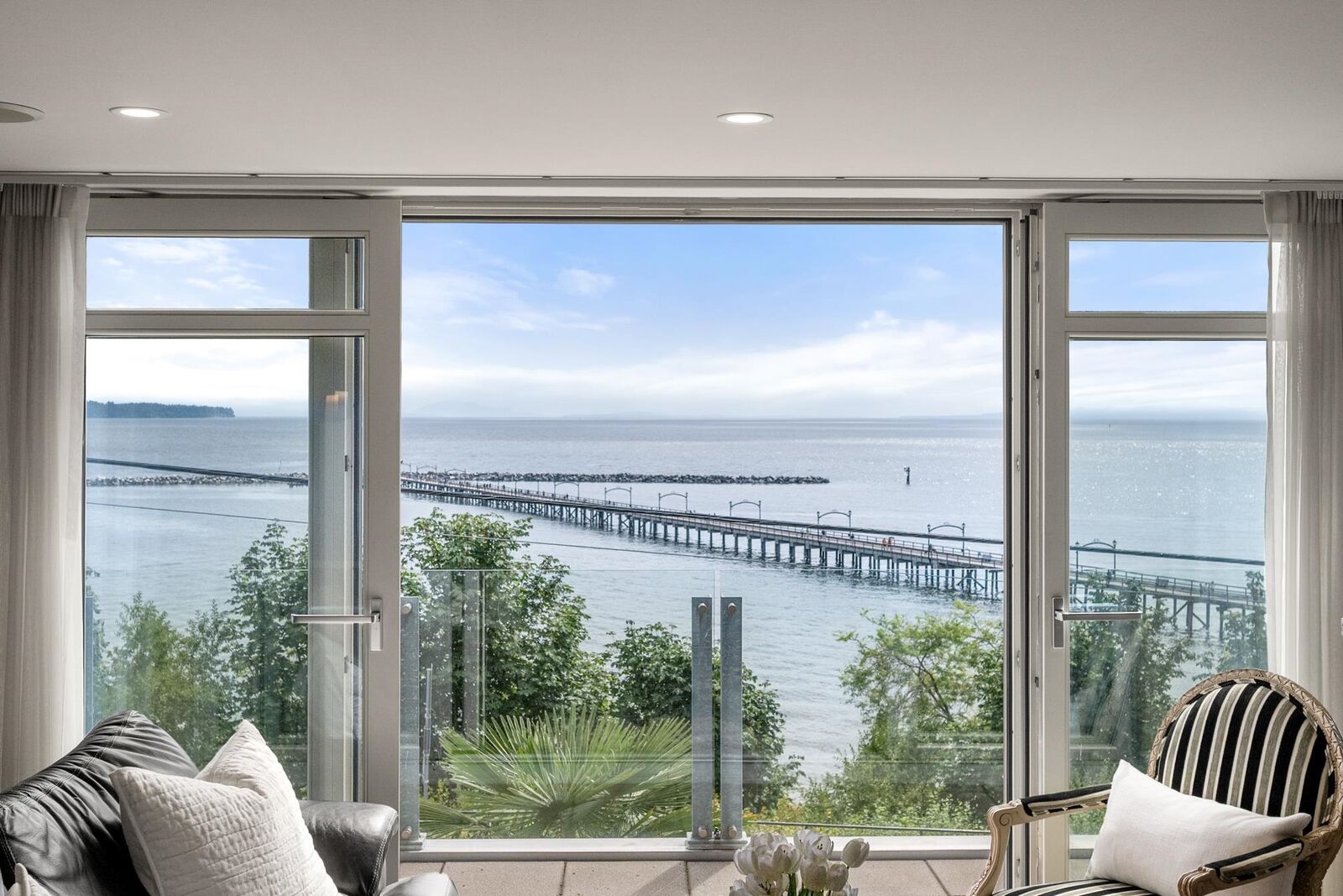 Property Photo: 15097 Marine Drive 201 BC V4B 1C5