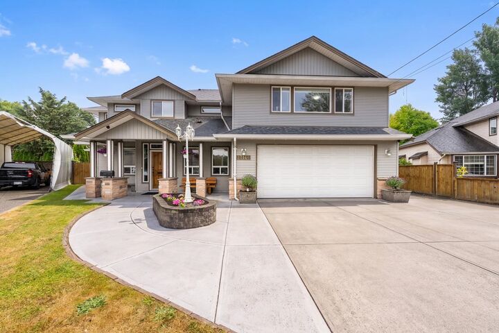 Property Photo: 27144 25A Avenue BC V4W 3N4