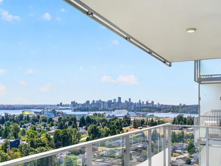 Property Photo:  200 Klahanie Court 1802  BC V6Z 2P8 