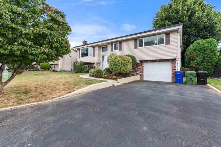 Property Photo:  45992 Silver Avenue  BC V2R 2P9 