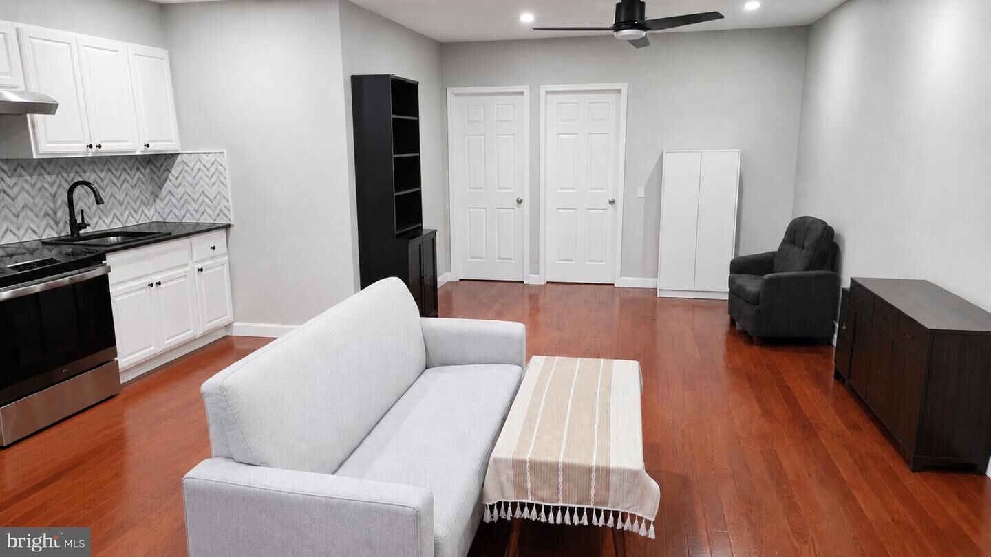 Property Photo:  427 W Girard Avenue 3  PA 19123 
