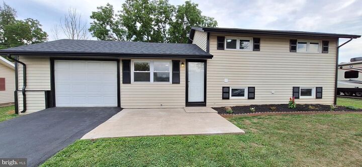 Property Photo:  3140 Lark Drive  PA 17404 
