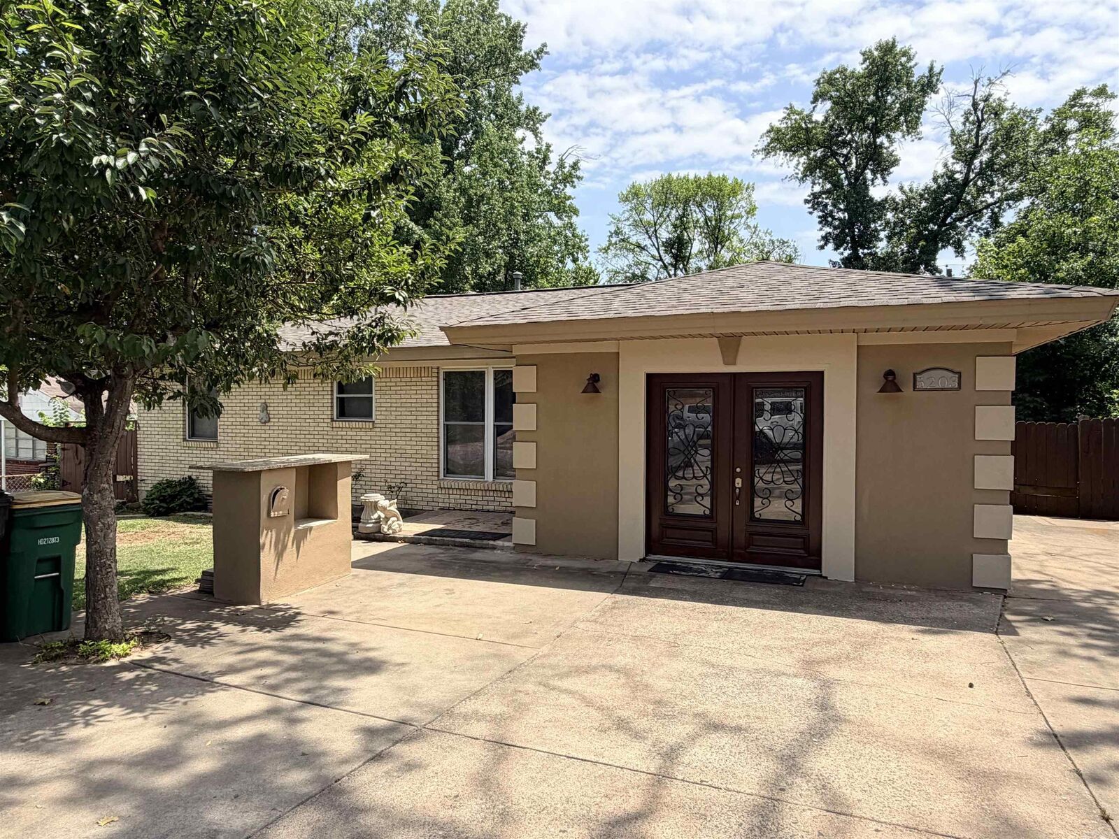 Property Photo:  5203 Wycliffe Drive  AR 72209 