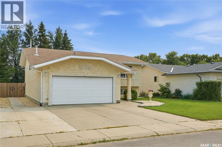 Property Photo: 239 Manning Crescent SK S7L 6J3
