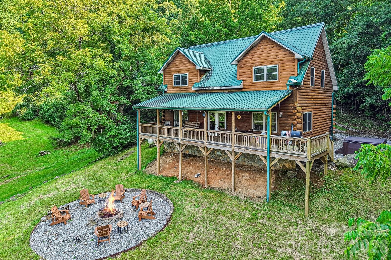 Property Photo:  1064 Point Of View Drive  NC 28785 