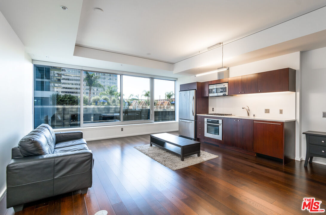 Property Photo: 1155 S Grand Ave, Unit 713 CA 90015