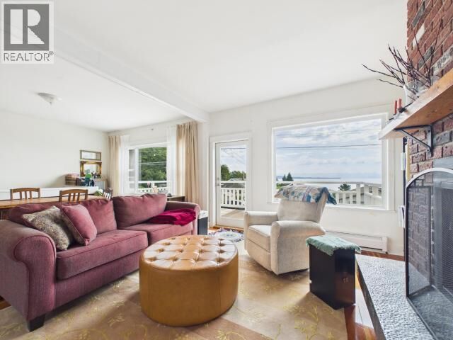Property Photo:  5370 Laburnum Ave  BC  