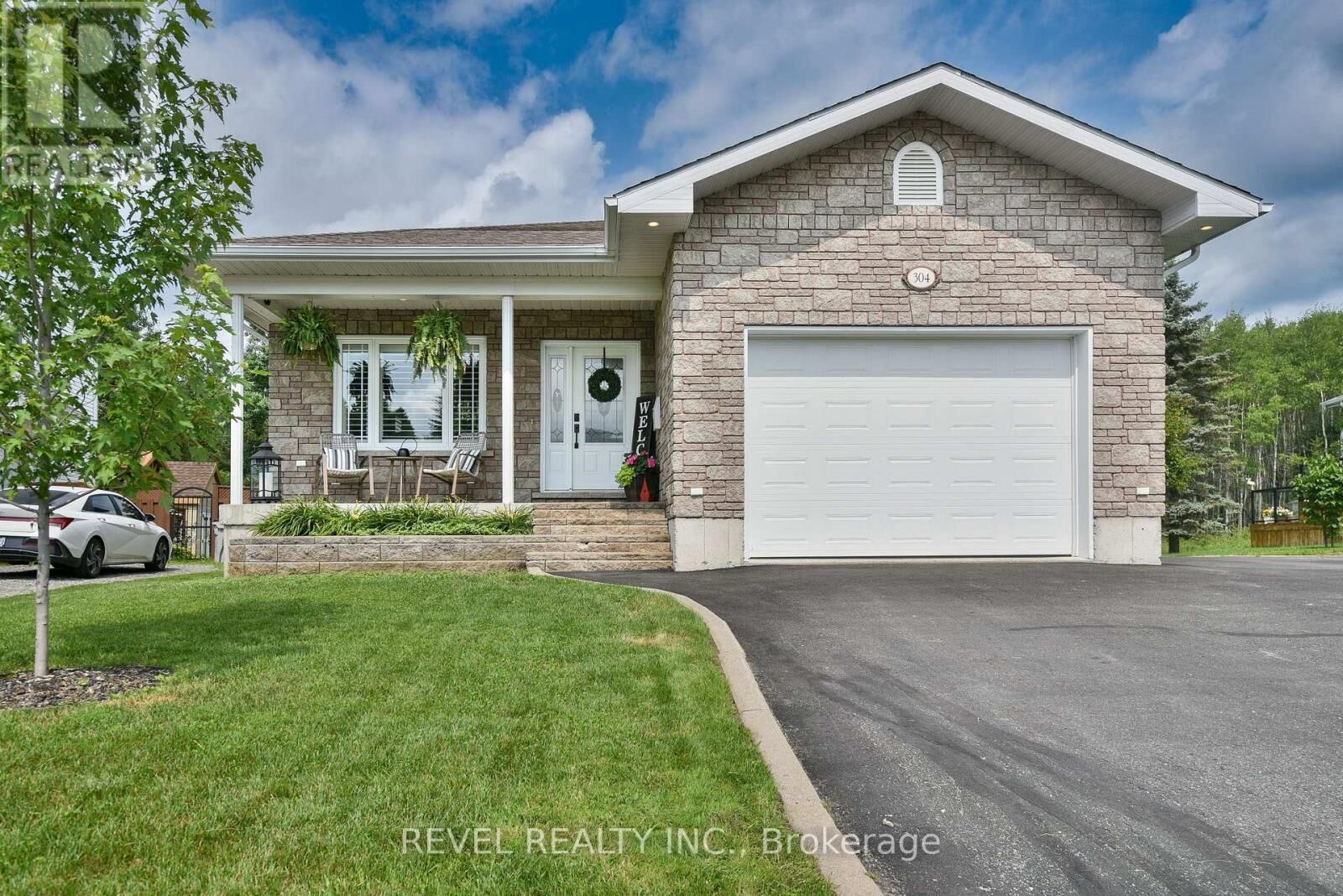 Property Photo:  304 Jv Bonhomme Boulevard  ON P4P 1H5 
