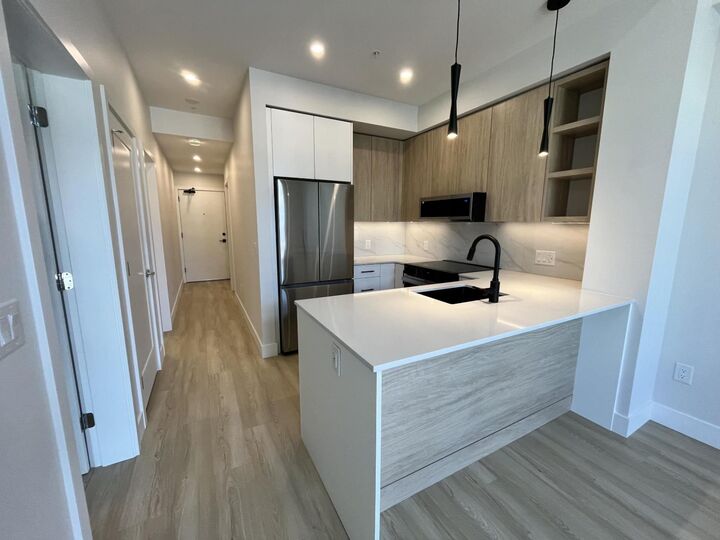 Property Photo:  34395 Gladys Avenue 516  BC V2S 2H5 