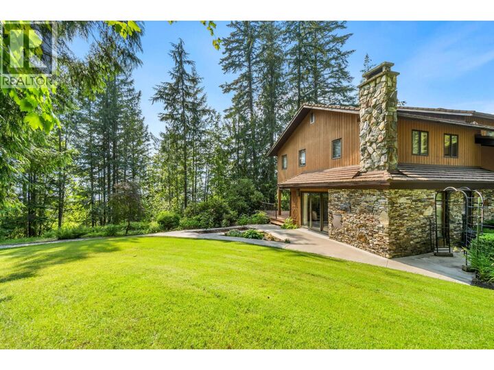Property Photo: 231 Glenacres Road BC V0G 1R0