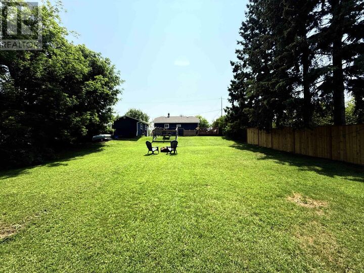Property Photo: 36 Robert St ON P8T 1C8