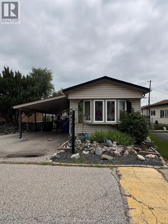 Property Photo:  80 Suncrest Drive  ON N8N 2P9 