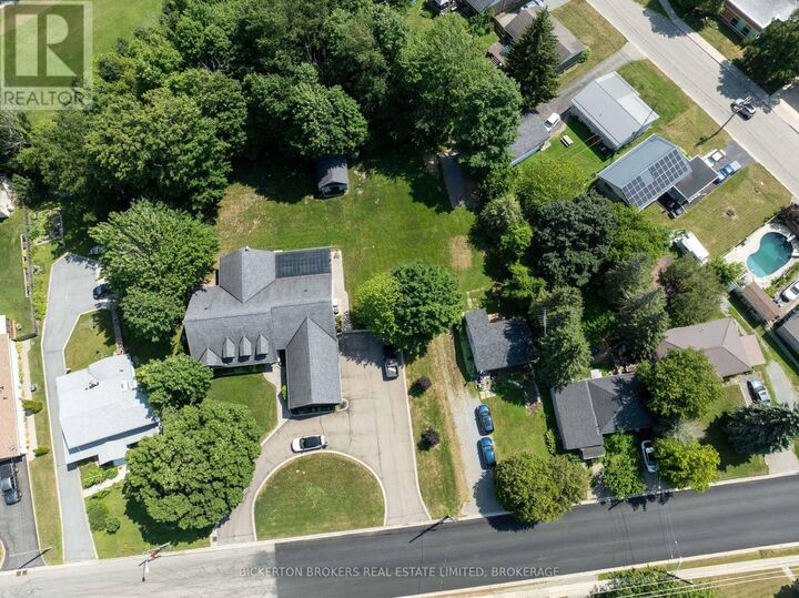 Property Photo:  449 Charles Street North  ON K7G 1V8 