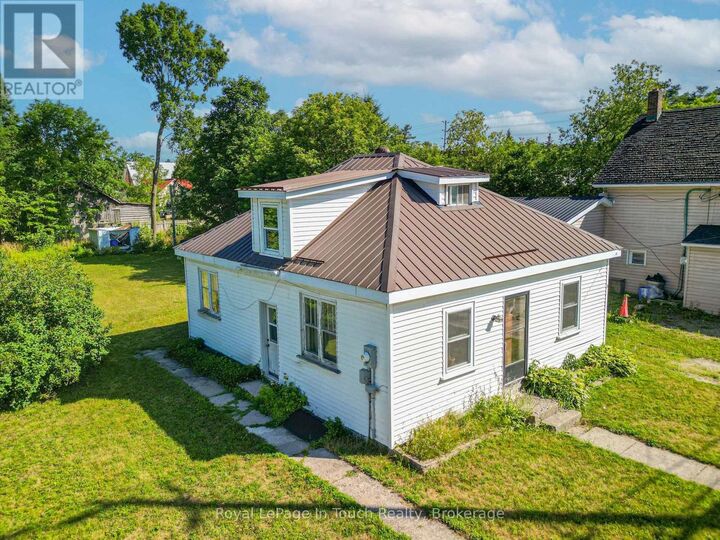 8 Conc 5 Road West — photo 1