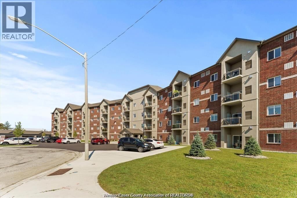 Property Photo:  1888 Westview 212  ON N9H 0M1 