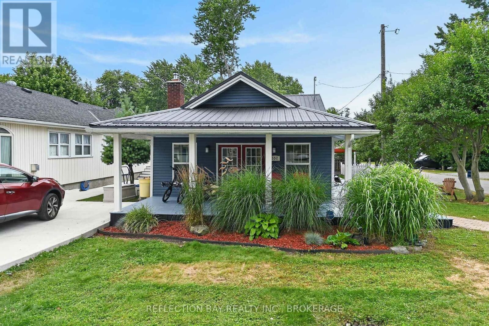 Property Photo:  352 Schooley Road  ON L0S 1B0 