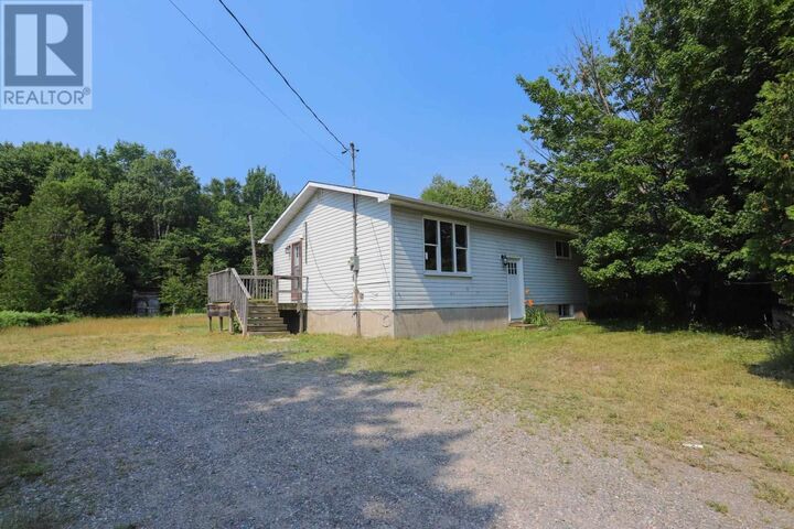 27 Superior St — photo 1