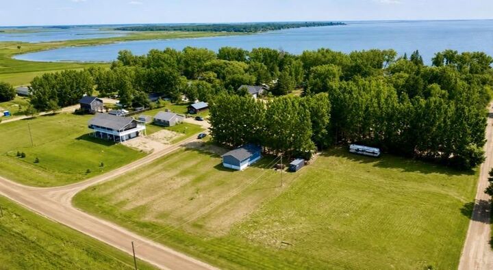 Property Photo: 115 Teal Street MB R0M 1P0