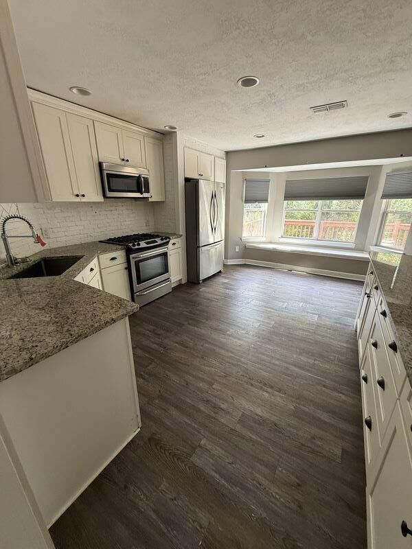 Property Photo:  324 Egan Drive  FL 32536 