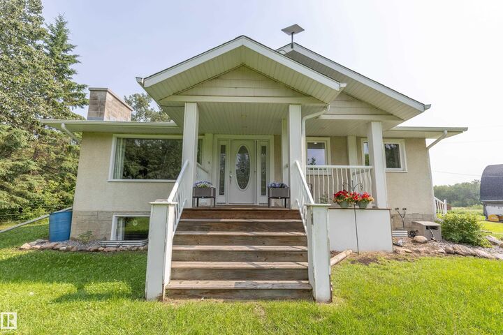 Property Photo:  191062 Hwy 16  AB T0B 4J0 