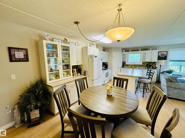 Property Photo:  4614A Lakeshore Drive 208  AB T0A 3A3 