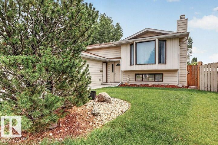 Property Photo: 10423 33 Avenue NW AB T6J 4B3