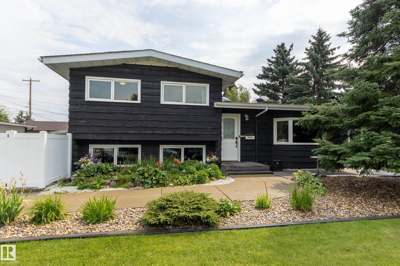 Property Photo:  5203 105 Street NW  AB T6H 2N7 