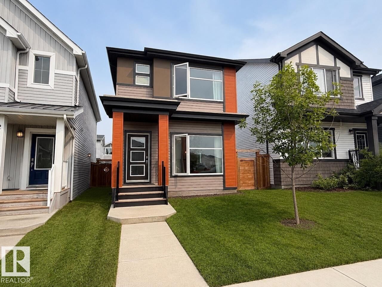 Property Photo:  2957 Coughlan Green Green SW  AB T6W 3X6 