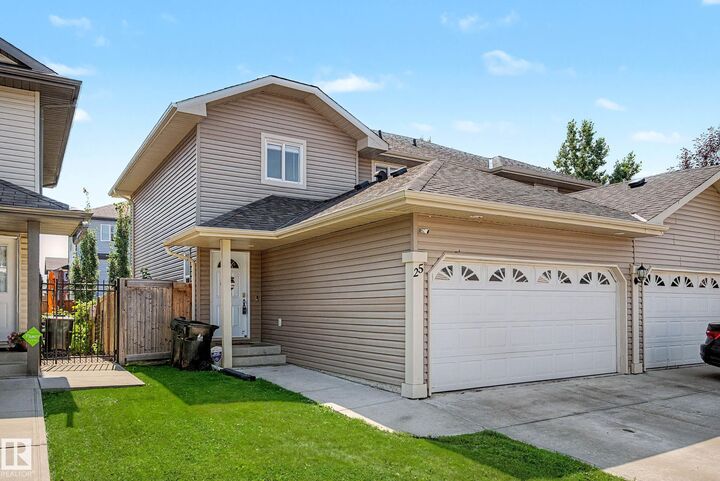 Property Photo:  25 Spruce Gardens Crescent  AB T7X 0J9 