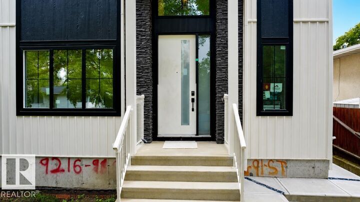 Property Photo:  9216 91 Street NW  AB T6C 3N8 