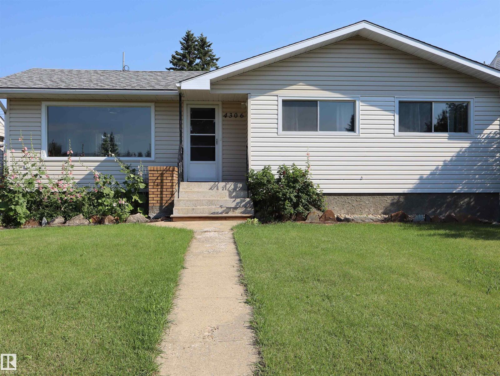 Photo de la propriété: 4306 - 55 Ave AB T7N 1K1