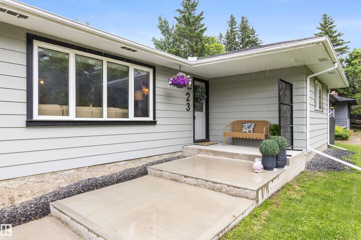 Property Photo:  23 Glenhaven Crescent  AB T8N 1A4 