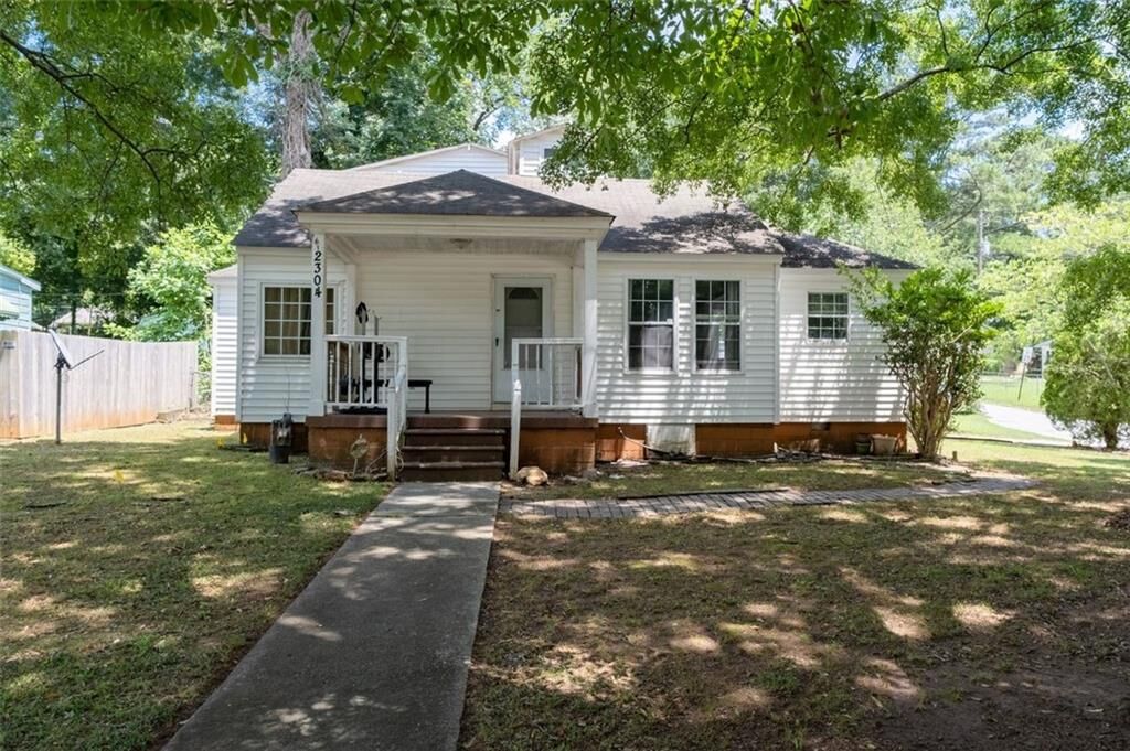Property Photo:  2304 Jernigan Drive SE  GA 30315 