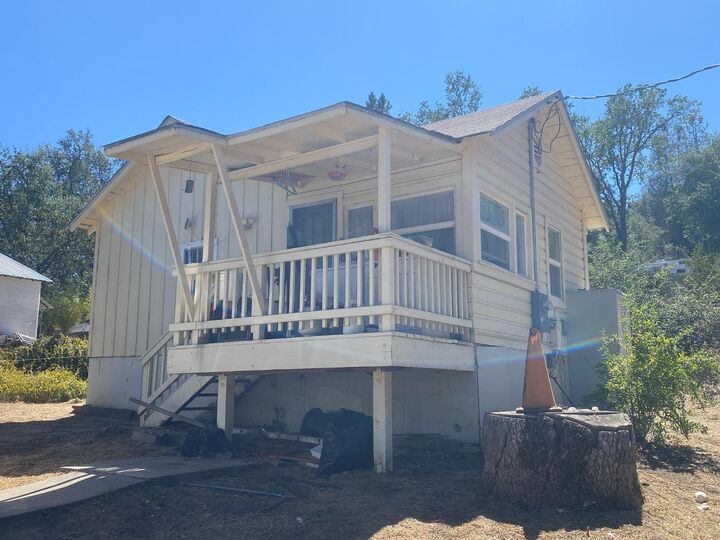 Property Photo: 33081 Road 222 CA 93643