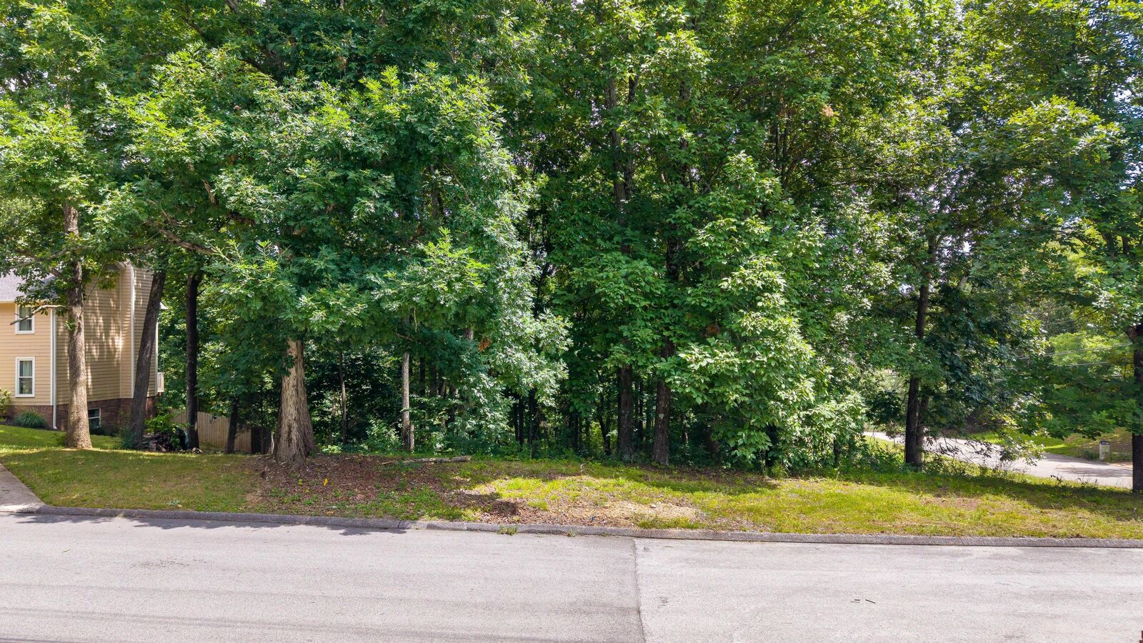 Property Photo:  800 Brookhollow Lane  TN 37421 