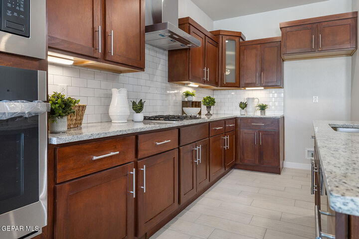 Property Photo:  5721 Las Ramblas Avenue  TX 79934 