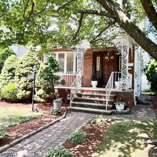 Property Photo: 194 Glenwood Rd NJ 07208