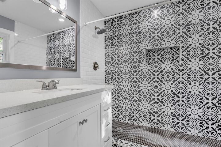 Property Photo: 6930 Neff Street TX 77074