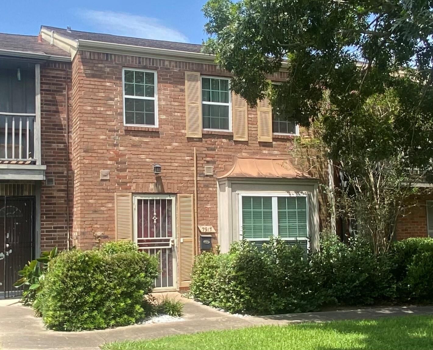 Property Photo:  7913 Grove Ridge Drive  TX 77061 
