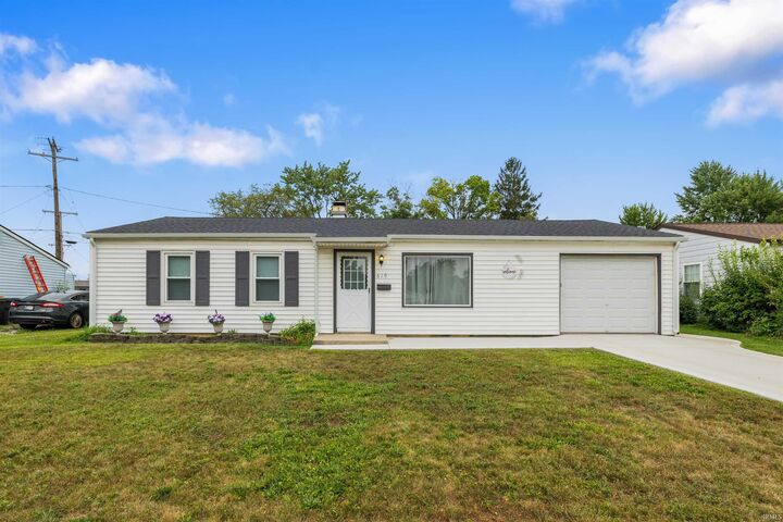 Property Photo:  619 Warwick Avenue  IN 46825-5650 