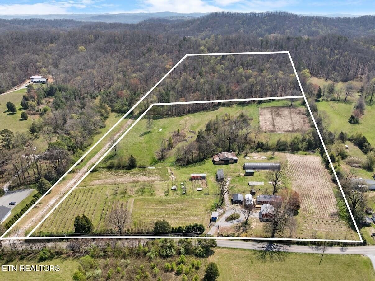 Property Photo: 1247 Post Oak Valley Rd TN 37854