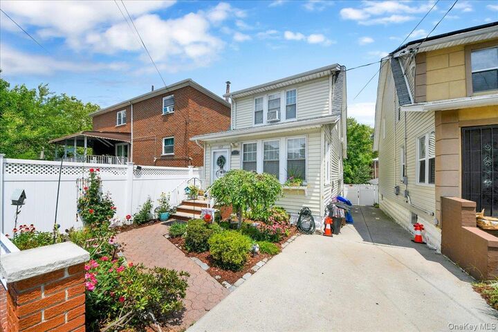 Property Photo:  322 Logan Avenue  NY 10465 