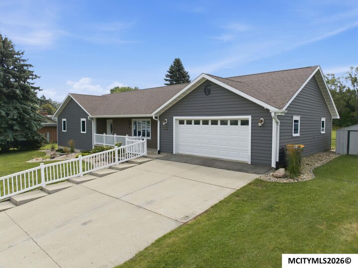 Property Photo:  2909 4th NW  IA 50401 
