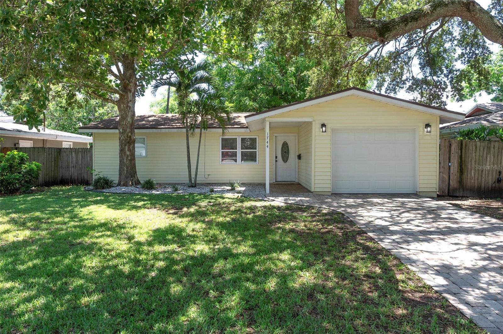 Property Photo: 1744 26th Avenue N FL 33713