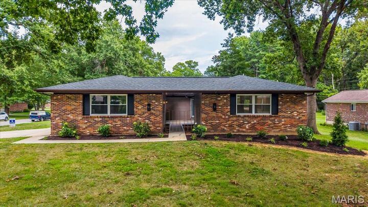 Property Photo:  1040 Bridgeport Drive  MO 63011 